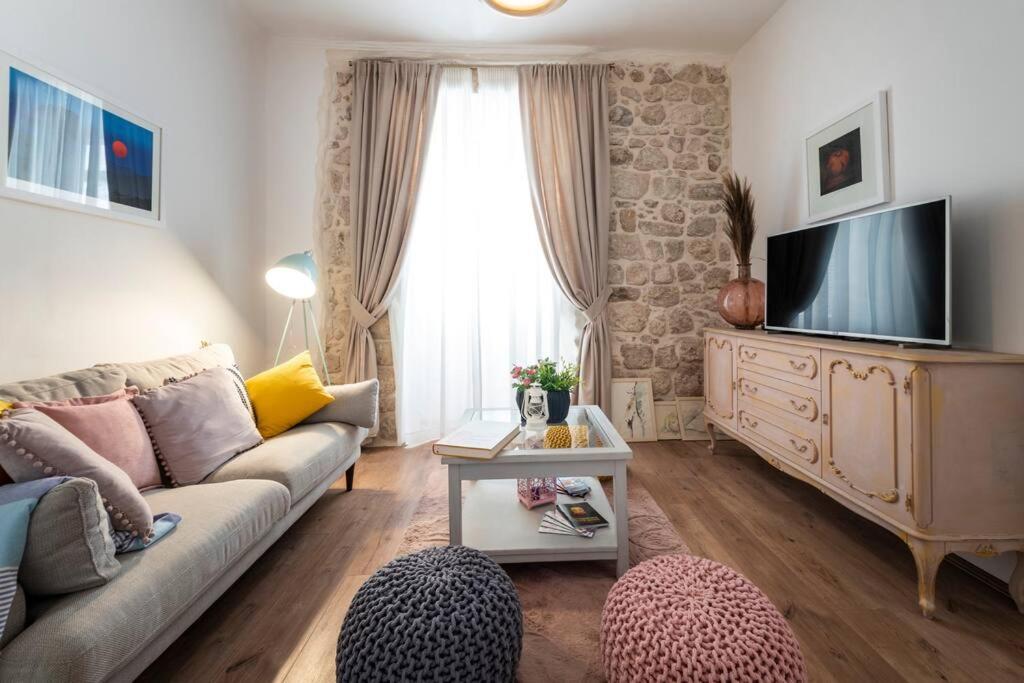 Flora-Heartbeat Old City Three Bedrooms Apartment Дубровник Екстериор снимка