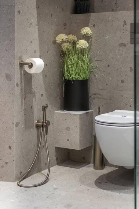 Flora-Heartbeat Old City Three Bedrooms Apartment Дубровник Екстериор снимка