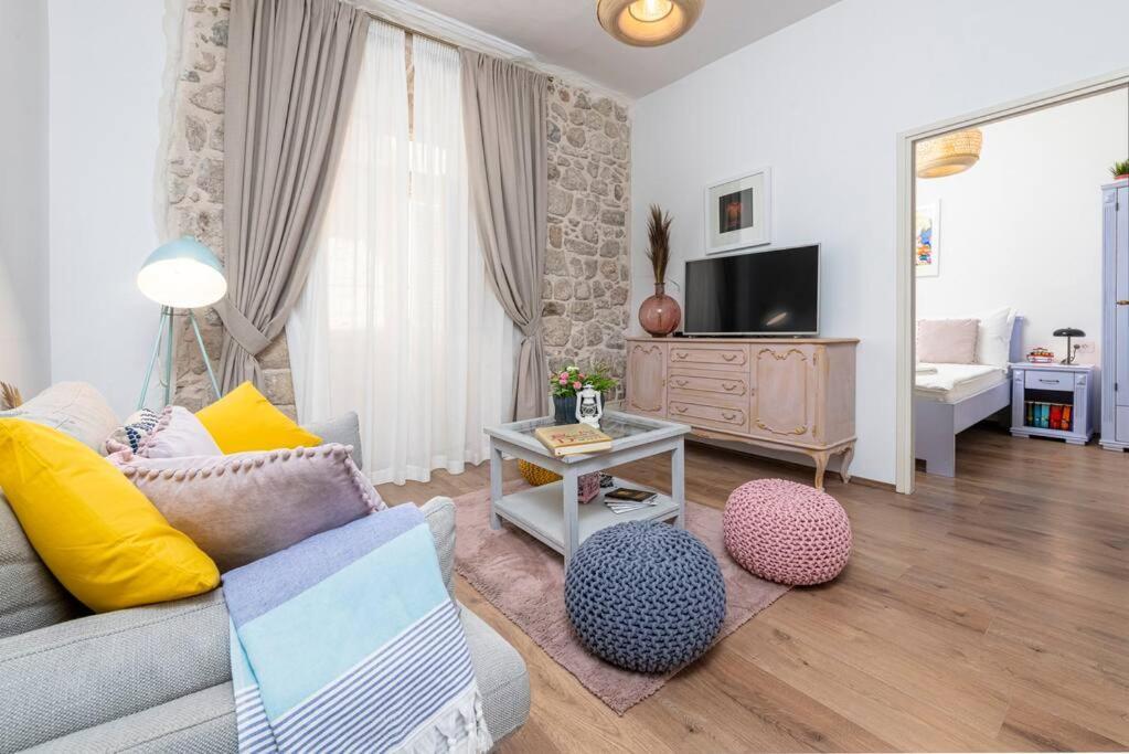 Flora-Heartbeat Old City Three Bedrooms Apartment Дубровник Екстериор снимка