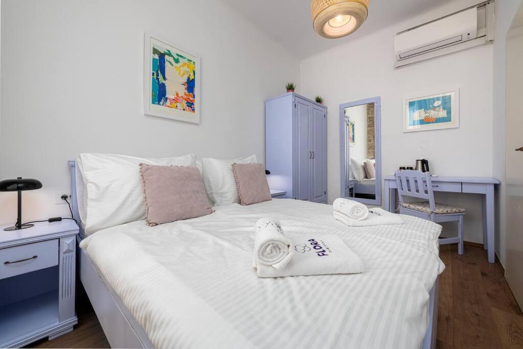 Flora-Heartbeat Old City Three Bedrooms Apartment Дубровник Екстериор снимка