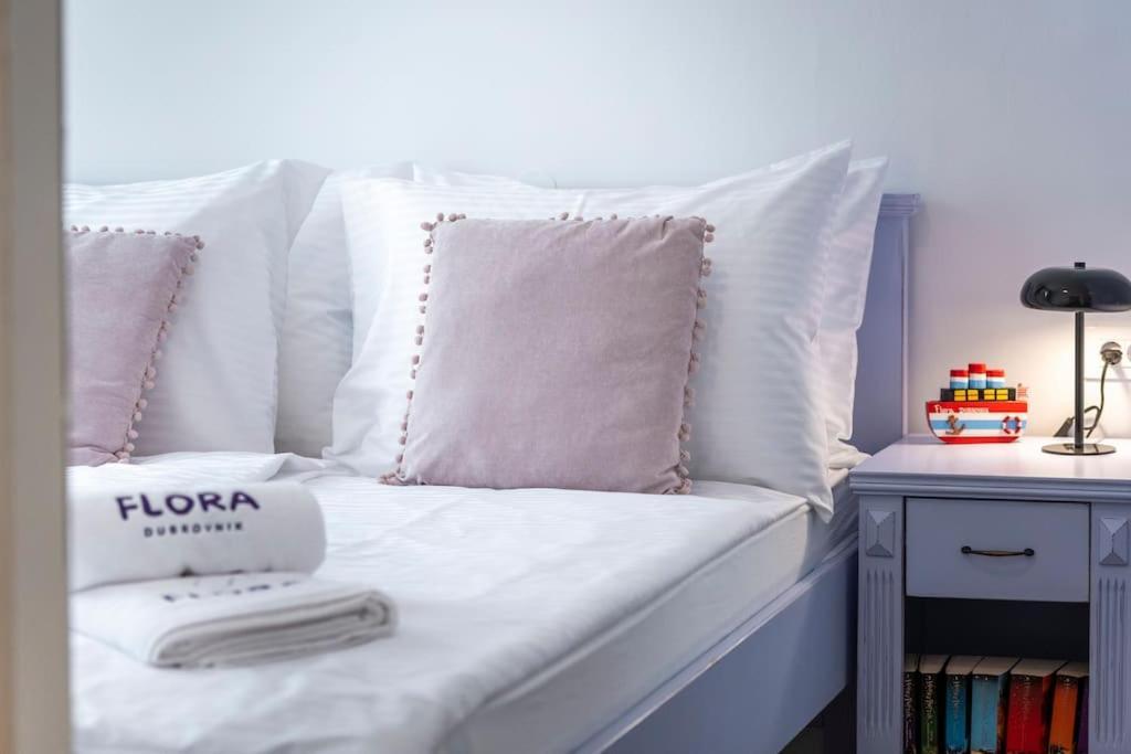 Flora-Heartbeat Old City Three Bedrooms Apartment Дубровник Екстериор снимка