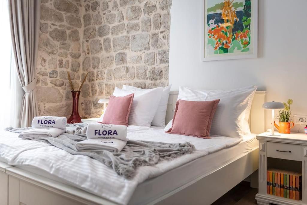 Flora-Heartbeat Old City Three Bedrooms Apartment Дубровник Екстериор снимка